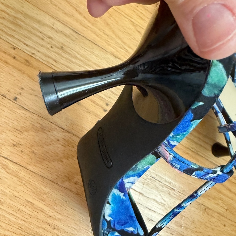 Nine West Black Floral Pointed-Toe Slingback Heels EUC Size 7.5 - Picture 4 of 9